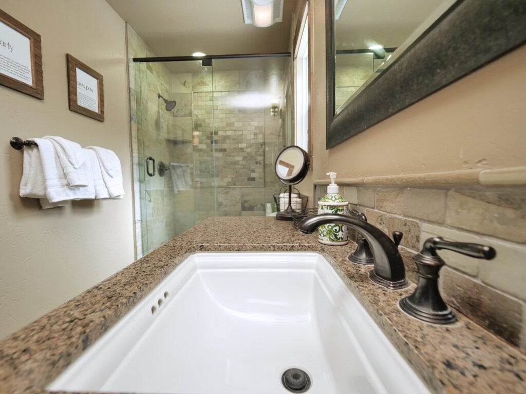 Cabin Bathroom 1