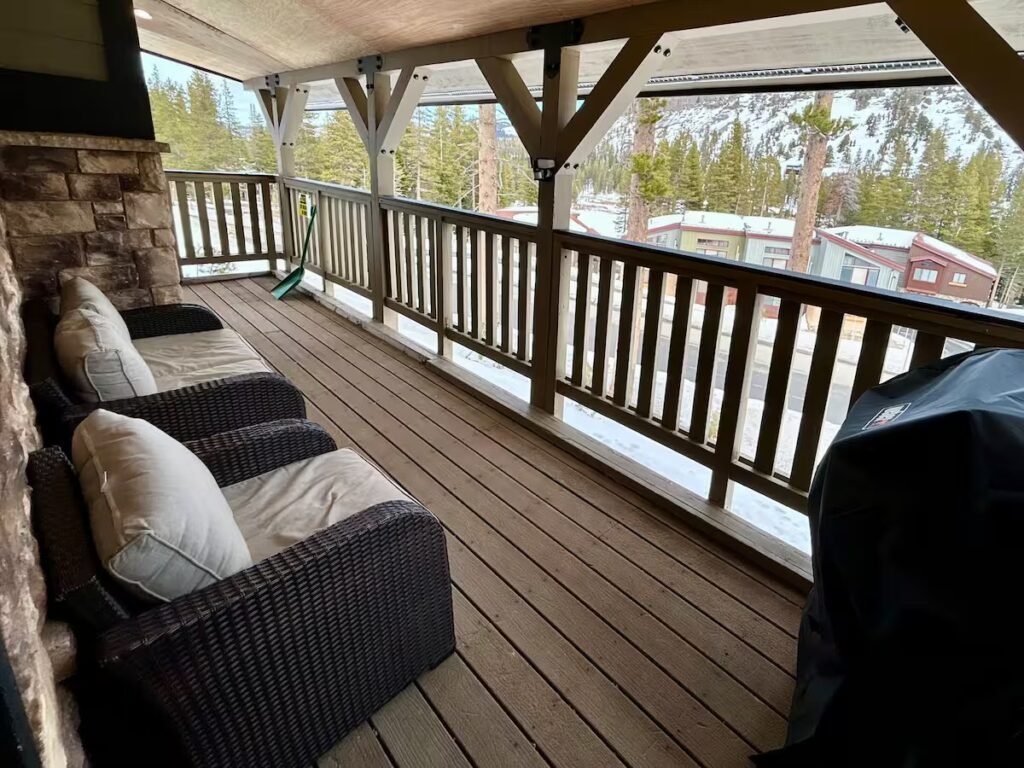 Cottage Patio 1